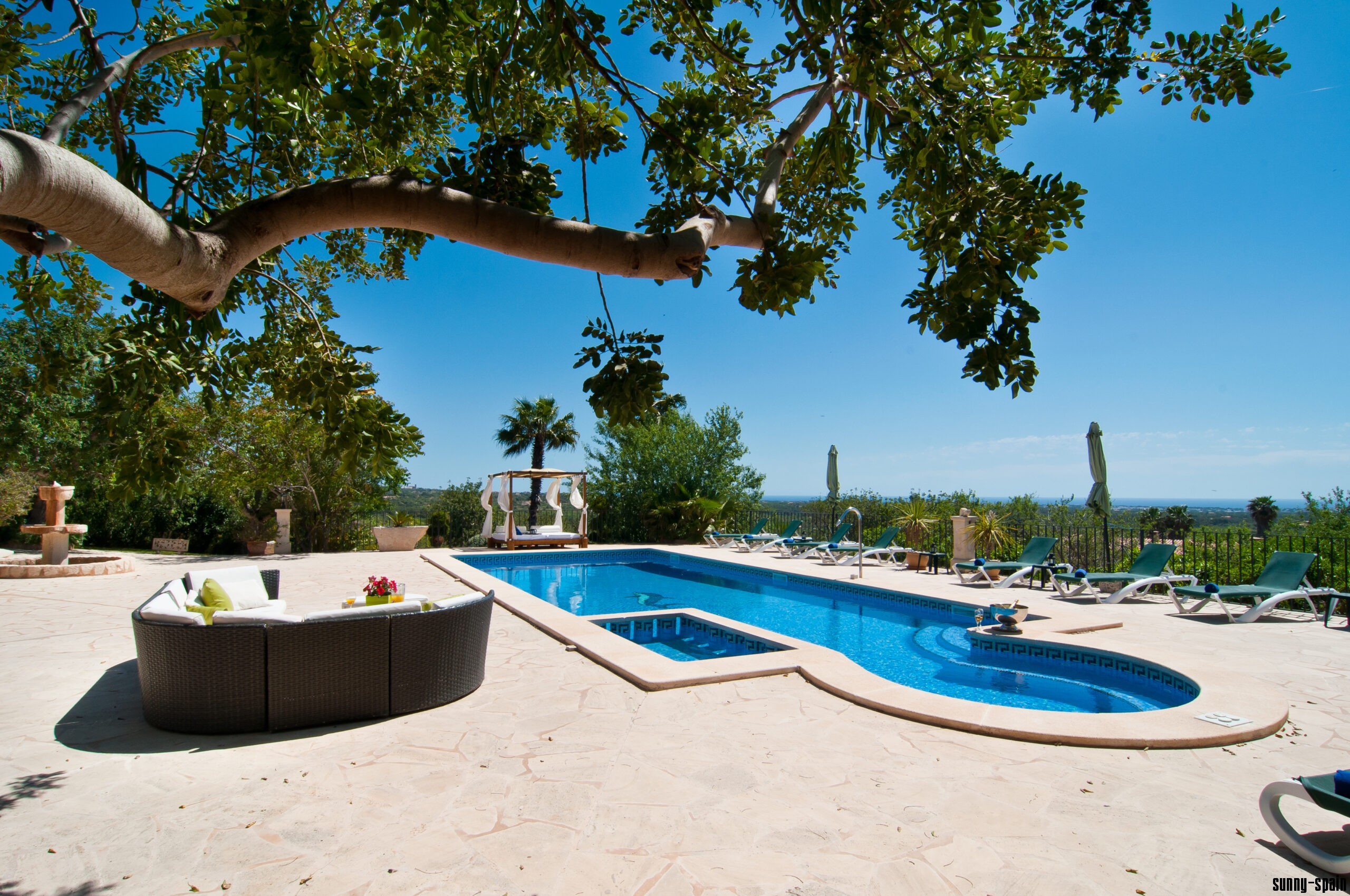 Traumhafte Panoramalage mit Pool und Meerblick - Bild# 9