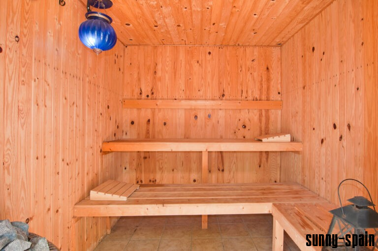 Exklusiver Rückzugsort mit Pool und mediterranem Charme - Bild# 8